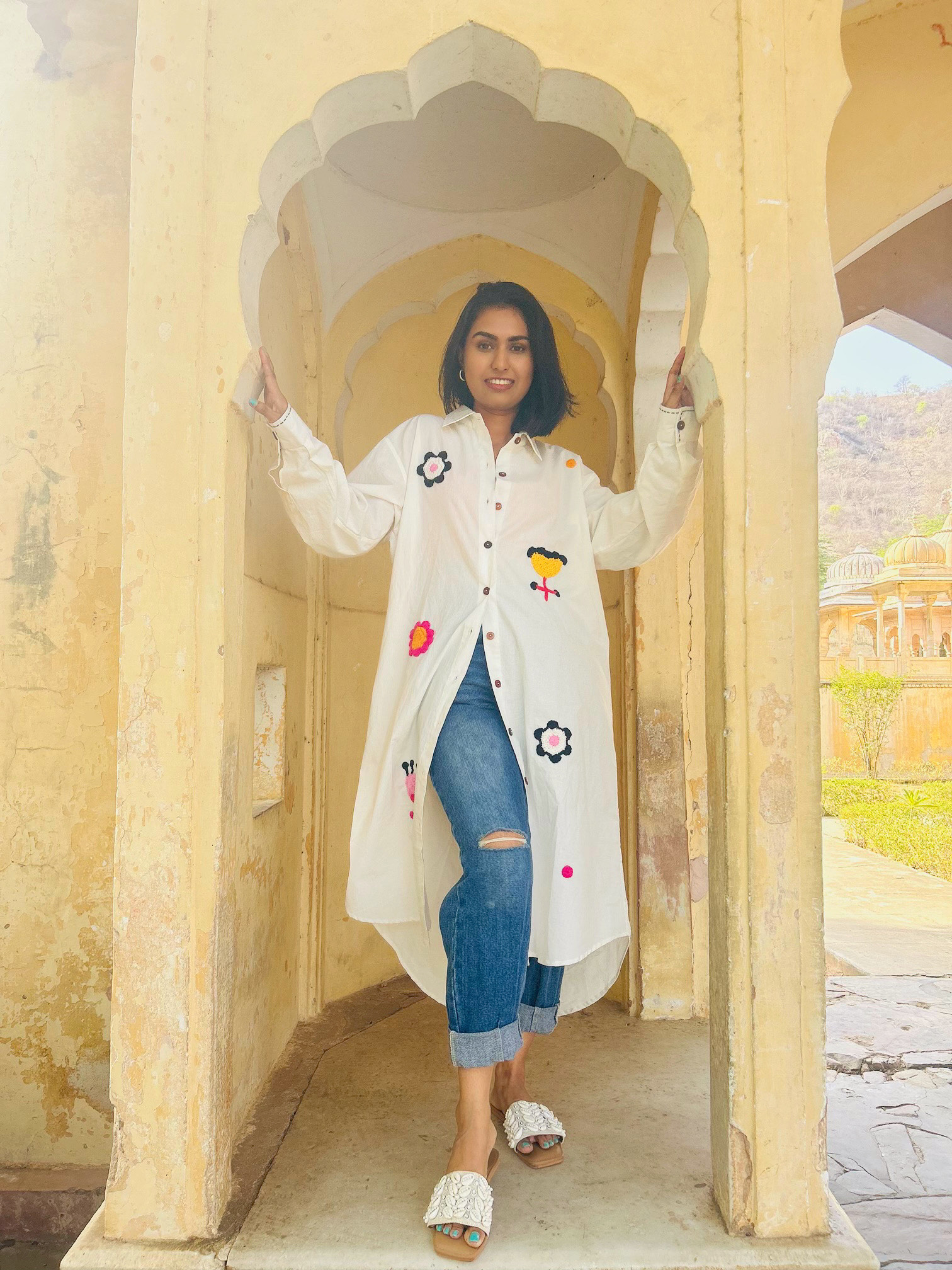 Model wearing BYASH BASANTI at Jaipur palace